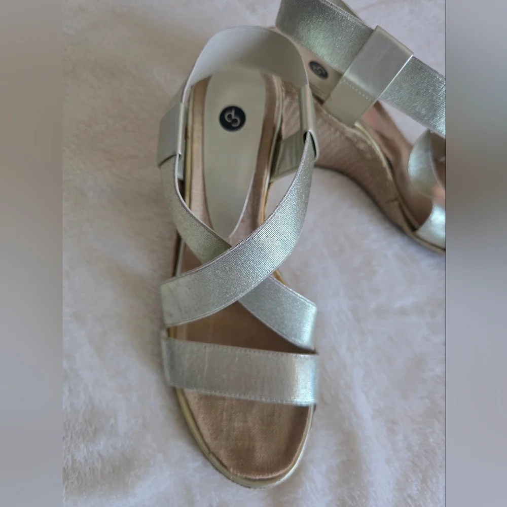 Comfortable Gold Strappy Wedge  Espadrille Sandals - Picture 3 of 9